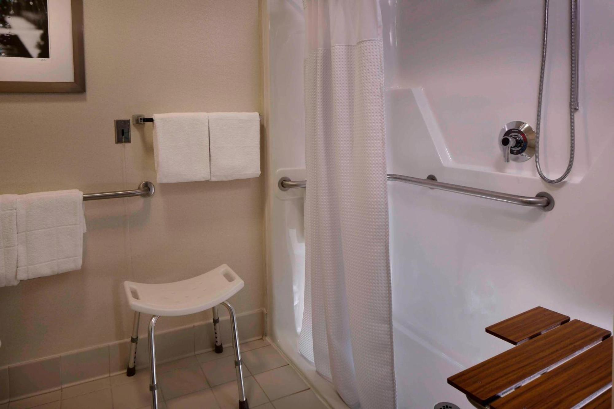 Springhill Suites By Marriott Waterford / Mystic New London Bagian luar foto